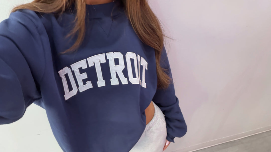 Detroit Mockneck